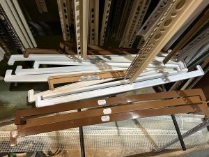 Завършващи тапи за подпрозоречен перваз  Златен дъб U600мм